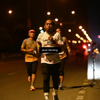 Runner Photo 7713927