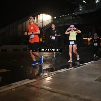 Runner Photo 7713946