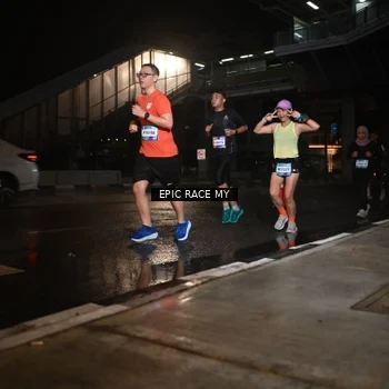 Runner Photo 7713979