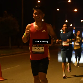 Runner Photo 7713984