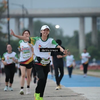 Runner Photo 7713985