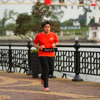 Runner Photo 7713987