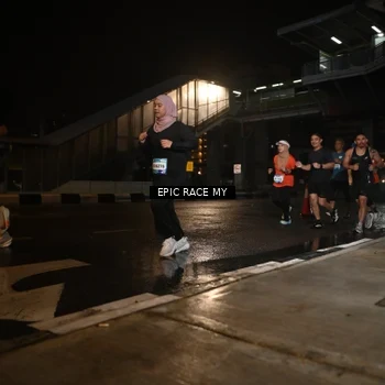 Runner Photo 7713993