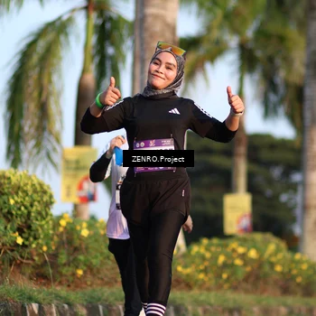 Runner Photo 7714005