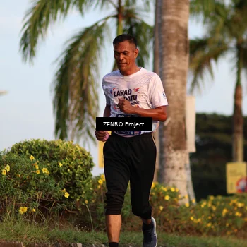 Runner Photo 7714016