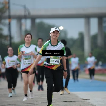 Runner Photo 7714017