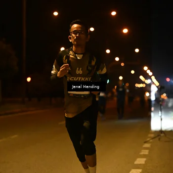 Runner Photo 7714032