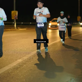 Runner Photo 7714033