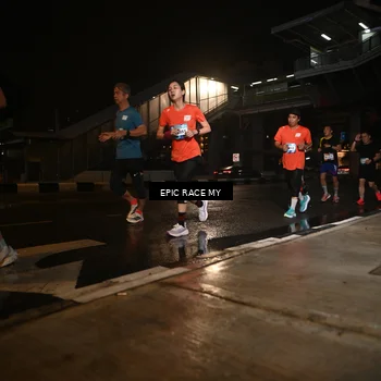 Runner Photo 7714036