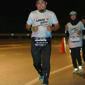 Runner Photo 7714040