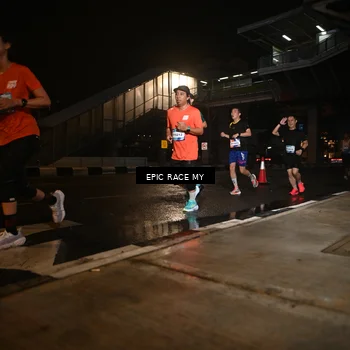 Runner Photo 7714043