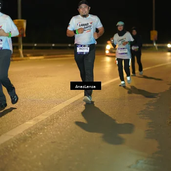 Runner Photo 7714045