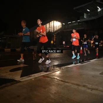 Runner Photo 7714055
