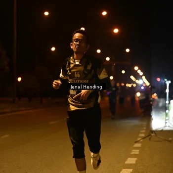 Runner Photo 7714058