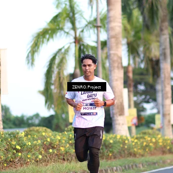 Runner Photo 7714061