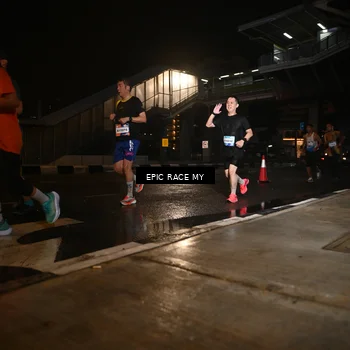 Runner Photo 7714065