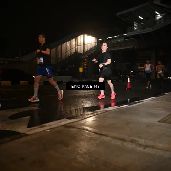 Runner Photo 7714067