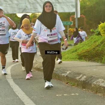 Runner Photo 7714073