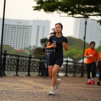 Runner Photo 7714075