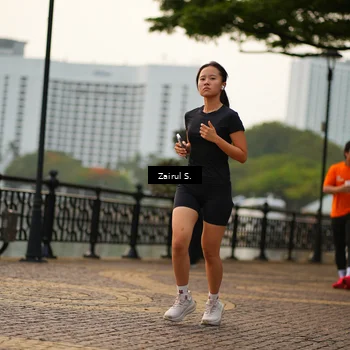 Runner Photo 7714078