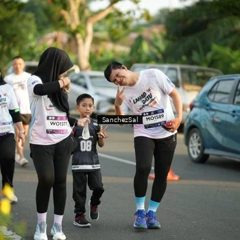 Runner Photo 7714084