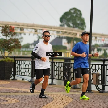 Runner Photo 7714085