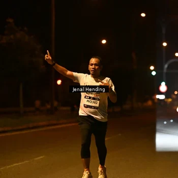 Runner Photo 7714089