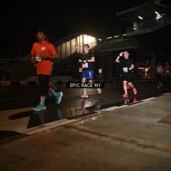 Runner Photo 7714092