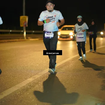 Runner Photo 7714108