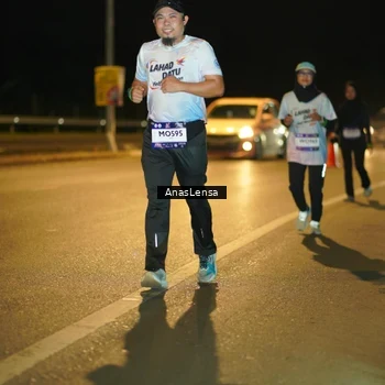 Runner Photo 7714110