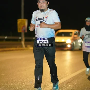Runner Photo 7714112