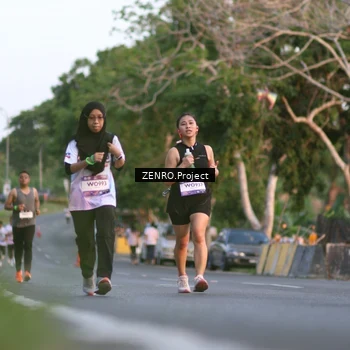 Runner Photo 7714123