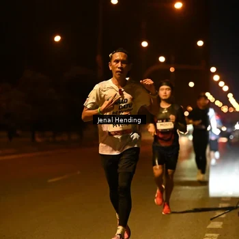 Runner Photo 7714125