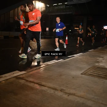 Runner Photo 7714130