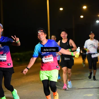 Runner Photo 7714132
