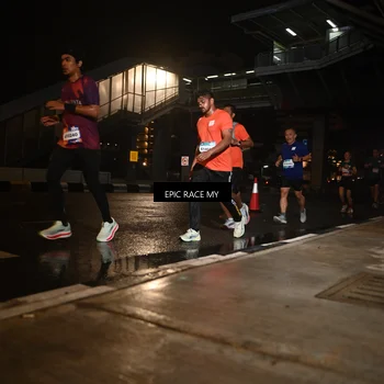 Runner Photo 7714136