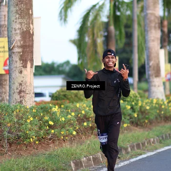 Runner Photo 7714137