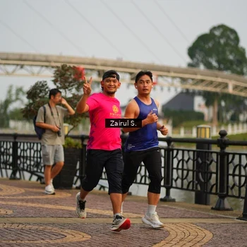 Runner Photo 7714140