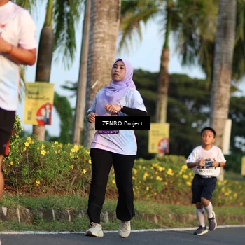 Runner Photo 7714143