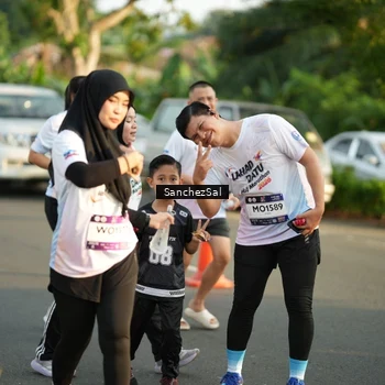 Runner Photo 7714154