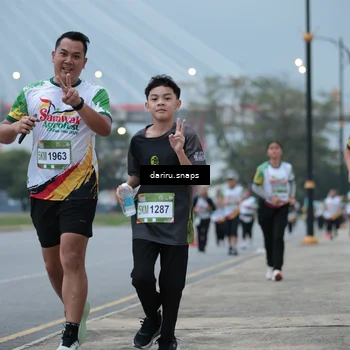 Runner Photo 7714161