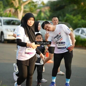 Runner Photo 7714177