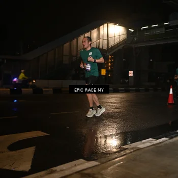 Runner Photo 7714178