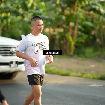 Runner Photo 7714181