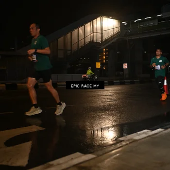 Runner Photo 7714188