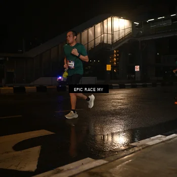 Runner Photo 7714193