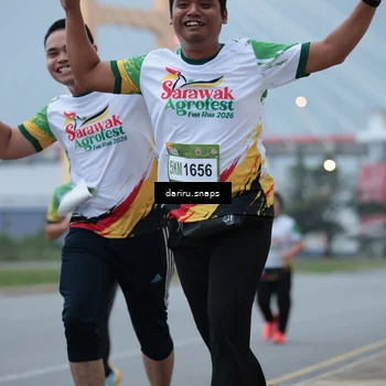 Runner Photo 7714201