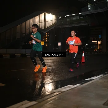 Runner Photo 7714202