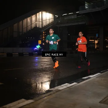Runner Photo 7714213