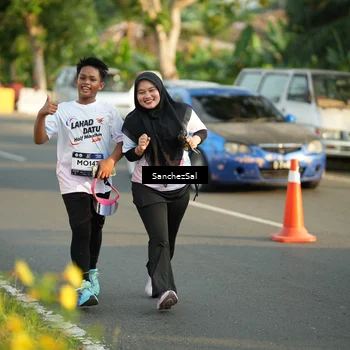 Runner Photo 7714235